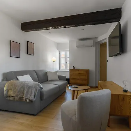 L'horloge - Triplex Design En Centre *